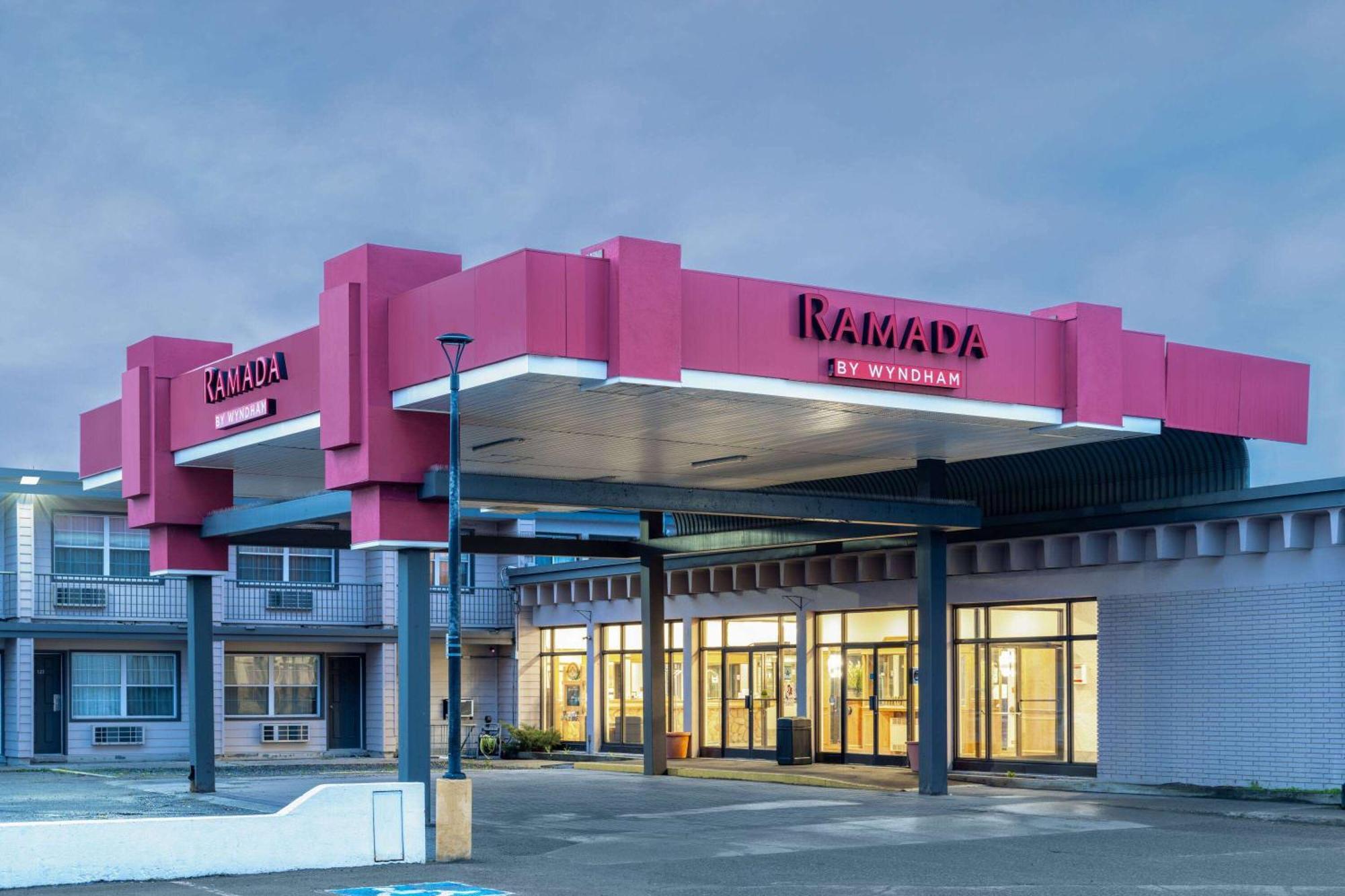 Ramada By Wyndham Thunder Bay Airlane Hotel Exterior foto